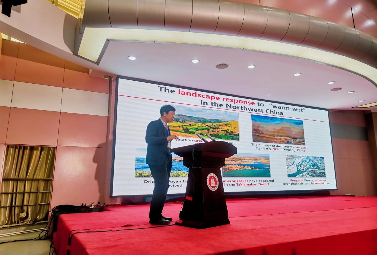 雷竞技官方app
理事长陈发虎院士作大会报告.jpg 雷竞技官方app
理事长陈发虎院士作大会报告.jpg