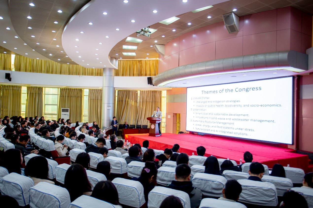 印度地理学会联合秘书Prabuddh Kumar MISHRA副教授介绍第六届亚洲地理大会.jpg 印度地理学会联合秘书Prabuddh Kumar MISHRA副教授介绍第六届亚洲地理大会.jpg